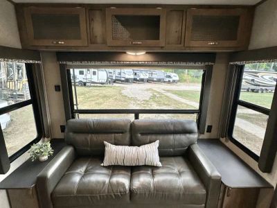 2019 Keystone Rv Sprinter 3571FWLFT — photo 12 view