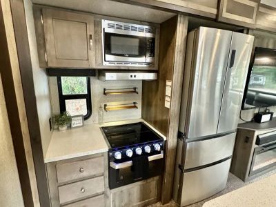 2019 Keystone Rv Sprinter 3571FWLFT — front three-quarter view