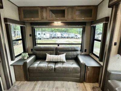 2019 Keystone Rv Sprinter 3571FWLFT — photo 14 view
