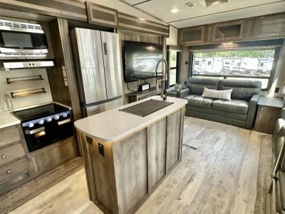 2019 Keystone Rv Sprinter 3571FWLFT — photo 18 view