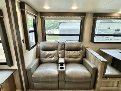 2019 Keystone Rv Sprinter 3571FWLFT — interior view