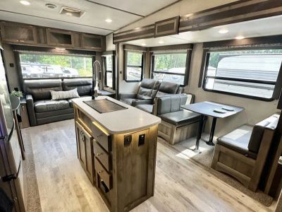2019 Keystone Rv Sprinter 3571FWLFT — photo 23 view