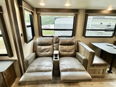 2019 Keystone Rv Sprinter 3571FWLFT — photo 7 view
