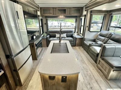 2019 Keystone Rv Sprinter 3571FWLFT — photo 17 view