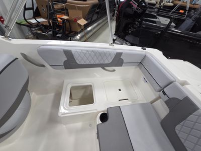 2026 Bayliner VR4 OB - Photo 11