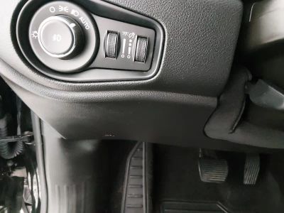 2023 Jeep Renegade — photo 13 view