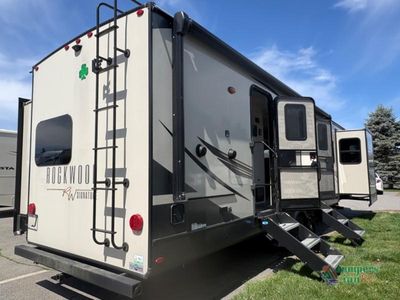 2022 Forest River RV Rockwood Signature Ultra Lite - Photo 5