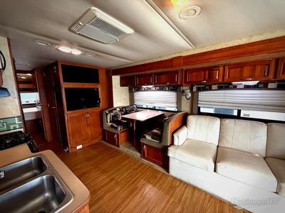 2011 Monaco RV Monarch - Photo 4