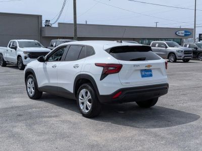 2024 Chevrolet Trax - Photo 3