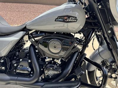2025 Harley-Davidson FLHX - Street Glide — photo 11 view