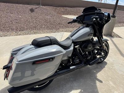 2025 Harley-Davidson FLHX - Street Glide — interior view