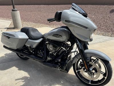 2025 Harley-Davidson FLHX - Street Glide in BILLIARD GRAY — front three-quarter view