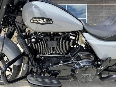 2025 Harley-Davidson FLHX - Street Glide — photo 14 view