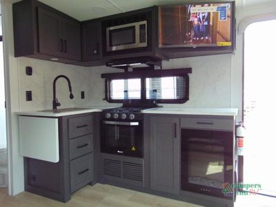 2026 Forest River RV Rockwood Ultra Lite — photo 13 view
