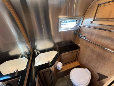 2019 Airstream Classic - Photo 17