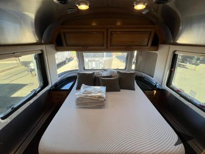 2019 Airstream Classic - Photo 16