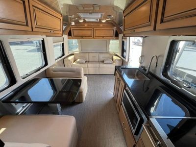 2019 Airstream Classic - Photo 12