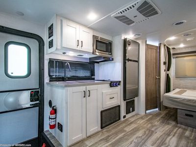 2026 Gulf Stream BTouring Cruiser - Photo 14
