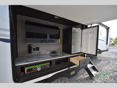 2025 Venture RV SportTrek Touring Edition - Photo 17