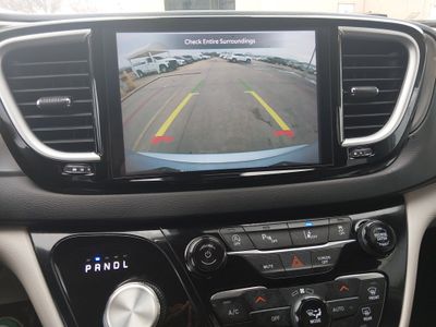2024 Chrysler Pacifica — photo 16 view