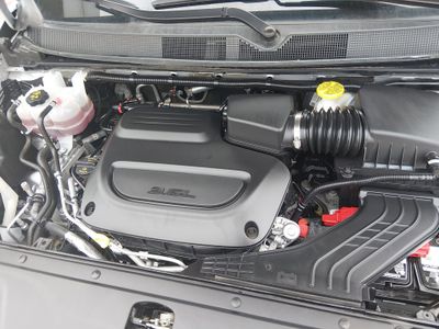 2024 Chrysler Pacifica — photo 9 view