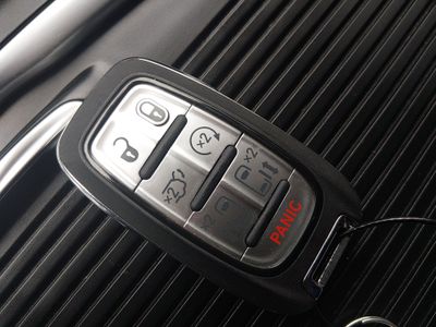 2024 Chrysler Pacifica — photo 15 view