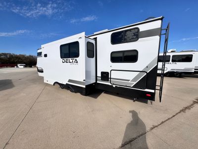 2026 Alliance DELTA ULTRA LITE — engine compartment view