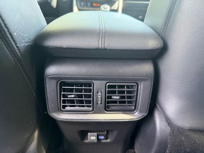 2022 Toyota RAV4 Hybrid - Photo 8