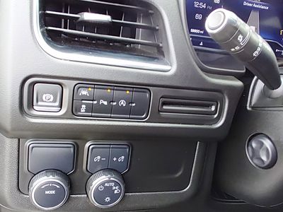 2024 Chevrolet Tahoe — photo 13 view