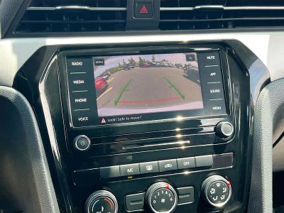 2020 Volkswagen Passat — photo 13 view