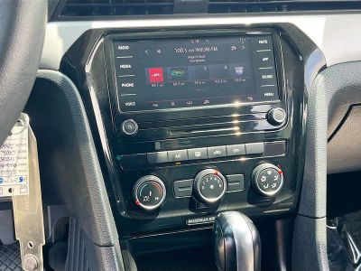 2020 Volkswagen Passat — photo 14 view