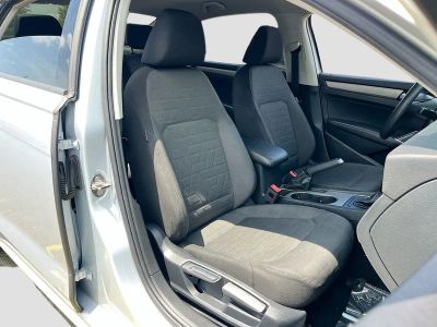 2020 Volkswagen Passat — photo 25 view