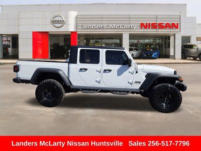 2021 Jeep Gladiator - Photo 2