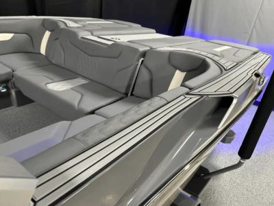 2025 Mastercraft XT24 - Photo 12