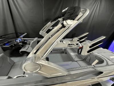 2025 Mastercraft XT24 - Photo 11