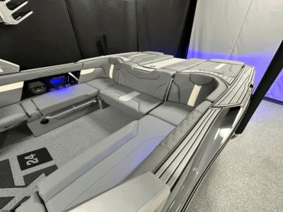 2025 Mastercraft XT24 - Photo 10