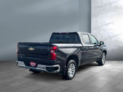 2022 Chevrolet Silverado 1500 — engine compartment view