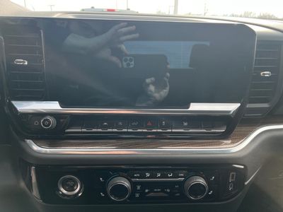 2022 Chevrolet Silverado 1500 — photo 11 view