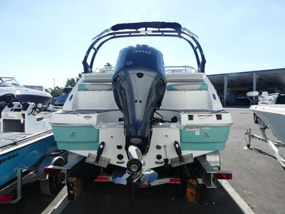 2026 Hurricane SunDeck 2486 OB - Photo 4
