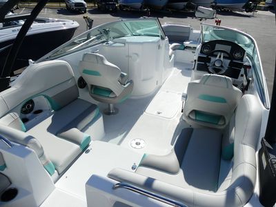 2026 Hurricane SunDeck 2486 OB - Photo 6