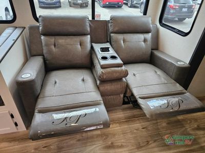 2027 Venture RV SportTrek - Photo 38