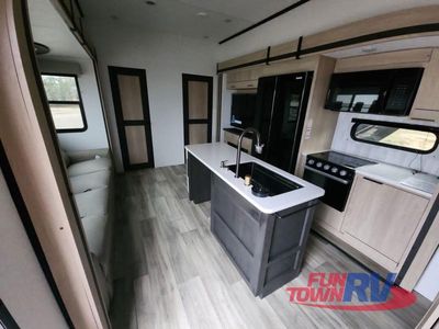 2025 CrossRoads RV Cruiser - Photo 12