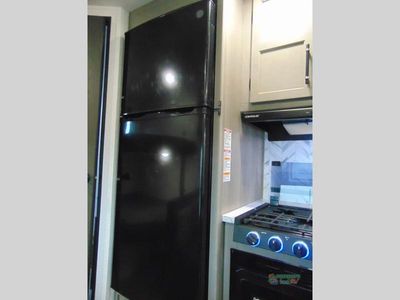 2025 Keystone RV Hideout — photo 37 view