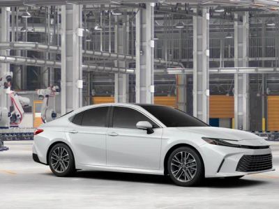 2026 Toyota Camry - Photo 16