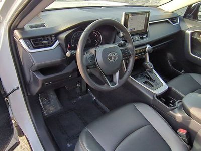 2025 Toyota RAV4 - Photo 9