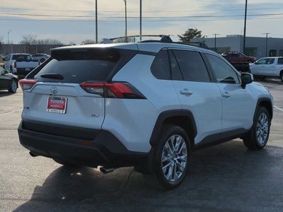 2025 Toyota RAV4 - Photo 5