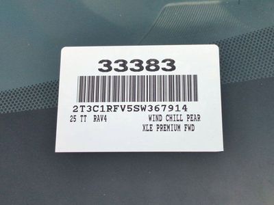 2025 Toyota RAV4 - Photo 17