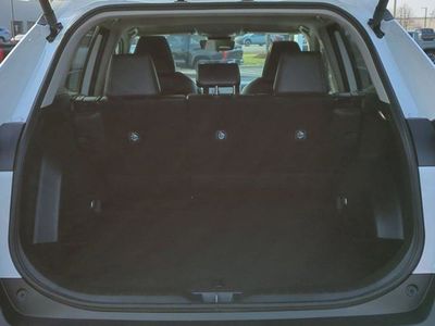 2025 Toyota RAV4 - Photo 16