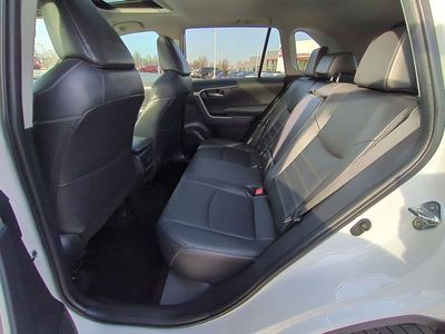 2025 Toyota RAV4 - Photo 15