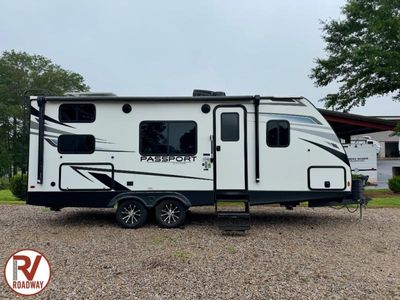 2023 Passport SL 219BH - Photo 3